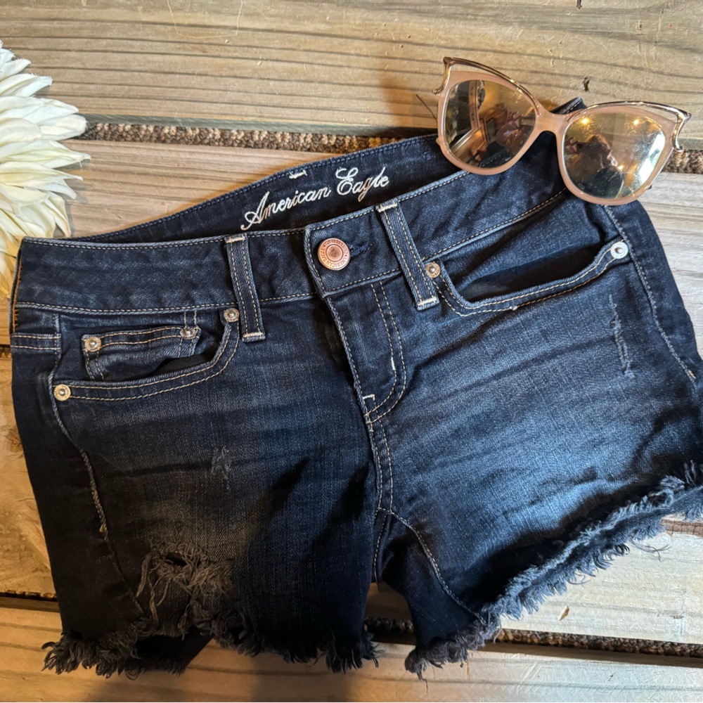 VGW-American Eagle dark wash stretch jean short